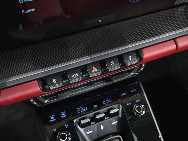 911 911タルガ4GTS BOSEサラウンドサウンドシステム パワーステアリング+ ライトデザインPKG エクステンデッドマットカーボンインテリアPKG LEDヘッドライトPDLS+ シートヒーター(26枚目)