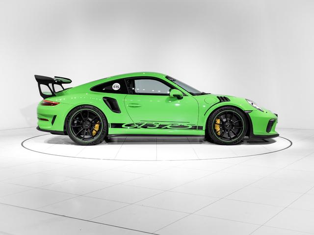 ９１１ ＧＴ３　ＲＳ　ＰＤＫ　クロノ　パッケージ　クラブスポーツパッケージ　ＰＣＣＢ　フロントアクスルリフトシステム　２０インチ　ＧＴ３　ＲＳホイール　プライバシーガラス　フロアマット　フルバケットシート（4枚目）