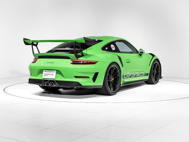 ９１１ ＧＴ３　ＲＳ　ＰＤＫ　クロノ　パッケージ　クラブスポーツパッケージ　ＰＣＣＢ　フロントアクスルリフトシステム　２０インチ　ＧＴ３　ＲＳホイール　プライバシーガラス　フロアマット　フルバケットシート（5枚目）