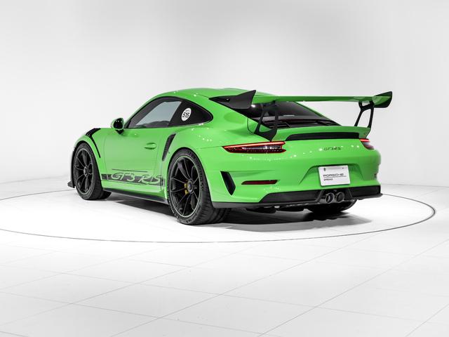 ９１１ ＧＴ３　ＲＳ　ＰＤＫ　クロノ　パッケージ　クラブスポーツパッケージ　ＰＣＣＢ　フロントアクスルリフトシステム　２０インチ　ＧＴ３　ＲＳホイール　プライバシーガラス　フロアマット　フルバケットシート（7枚目）