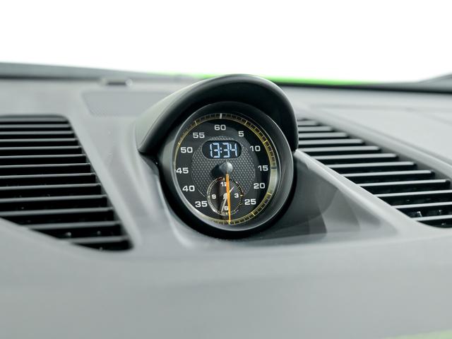 ９１１ ＧＴ３　ＲＳ　ＰＤＫ　クロノ　パッケージ　クラブスポーツパッケージ　ＰＣＣＢ　フロントアクスルリフトシステム　２０インチ　ＧＴ３　ＲＳホイール　プライバシーガラス　フロアマット　フルバケットシート（10枚目）