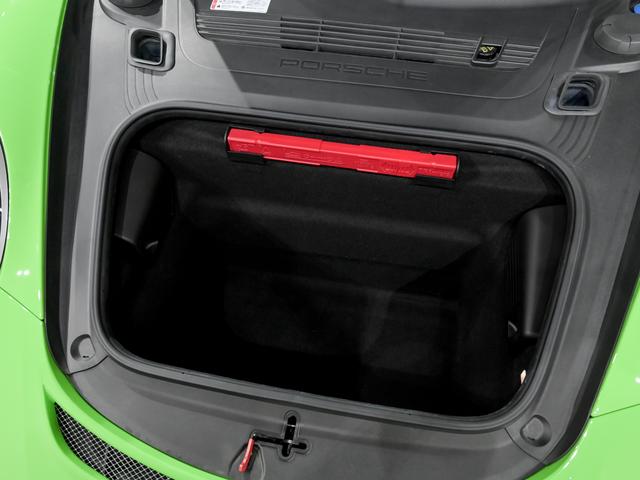 ９１１ ＧＴ３　ＲＳ　ＰＤＫ　クロノ　パッケージ　クラブスポーツパッケージ　ＰＣＣＢ　フロントアクスルリフトシステム　２０インチ　ＧＴ３　ＲＳホイール　プライバシーガラス　フロアマット　フルバケットシート（15枚目）