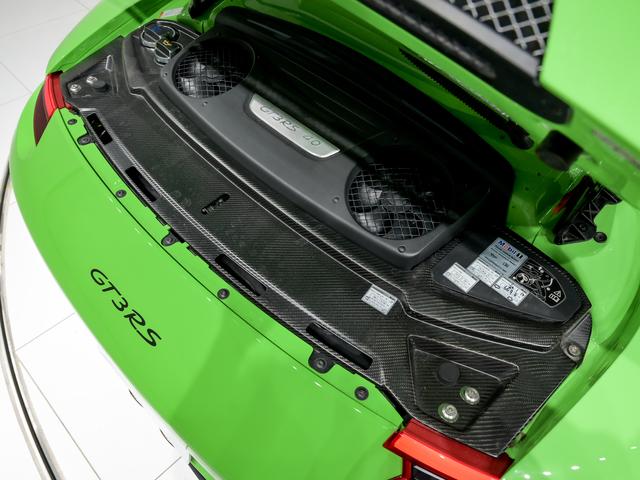 ９１１ ＧＴ３　ＲＳ　ＰＤＫ　クロノ　パッケージ　クラブスポーツパッケージ　ＰＣＣＢ　フロントアクスルリフトシステム　２０インチ　ＧＴ３　ＲＳホイール　プライバシーガラス　フロアマット　フルバケットシート（16枚目）