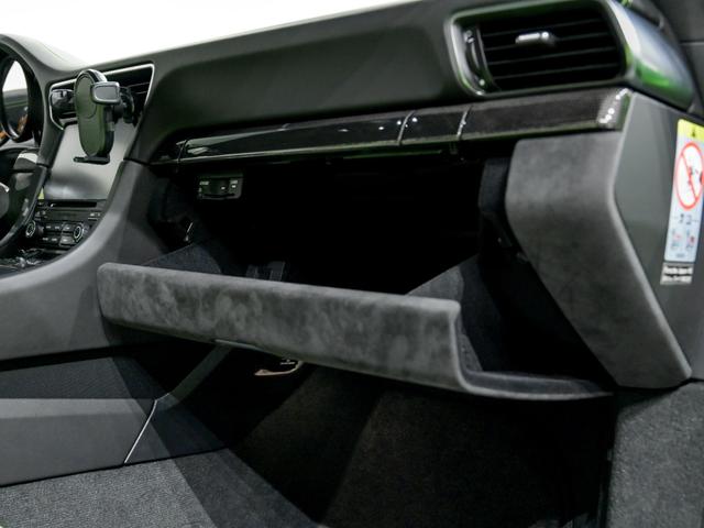 ９１１ ＧＴ３　ＲＳ　ＰＤＫ　クロノ　パッケージ　クラブスポーツパッケージ　ＰＣＣＢ　フロントアクスルリフトシステム　２０インチ　ＧＴ３　ＲＳホイール　プライバシーガラス　フロアマット　フルバケットシート（21枚目）