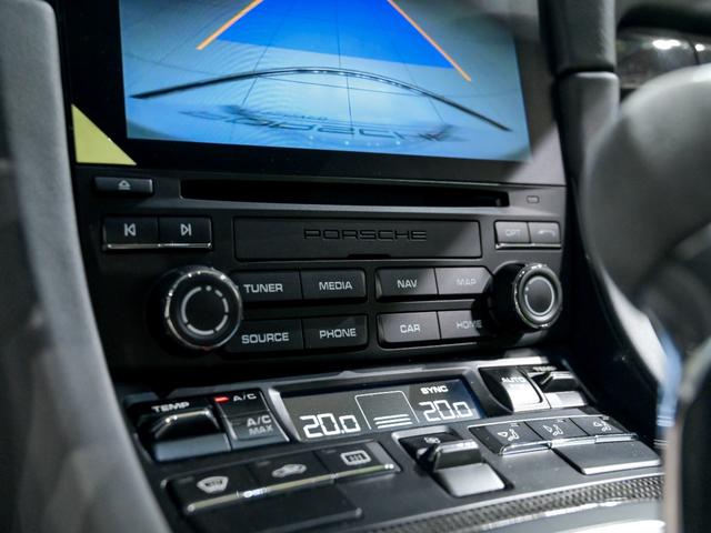 ９１１ ＧＴ３　ＲＳ　ＰＤＫ　クロノ　パッケージ　クラブスポーツパッケージ　ＰＣＣＢ　フロントアクスルリフトシステム　２０インチ　ＧＴ３　ＲＳホイール　プライバシーガラス　フロアマット　フルバケットシート（26枚目）