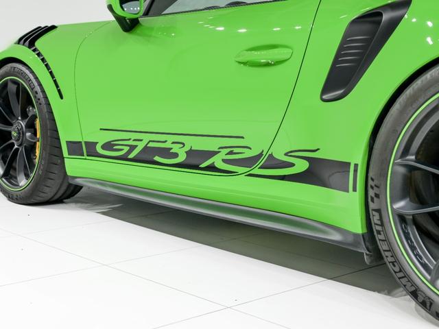 ９１１ ＧＴ３　ＲＳ　ＰＤＫ　クロノ　パッケージ　クラブスポーツパッケージ　ＰＣＣＢ　フロントアクスルリフトシステム　２０インチ　ＧＴ３　ＲＳホイール　プライバシーガラス　フロアマット　フルバケットシート（40枚目）