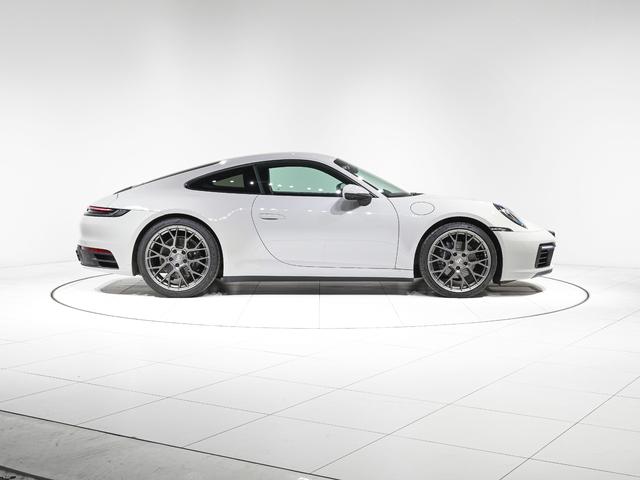 ９１１ ９１１カレラ　スポクロ　スポエグ　シートベンチレーション　ストレージＰＫＧ　ライバシーガラス　ＥｘｃｌｕｓｉｖｅＤｅｓｉｇｎテールライト　シートヒーター　シートベンチレーション　レーン　キーピングアシスト　ＡＣＣ（4枚目）