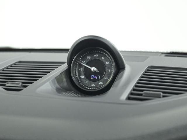 ９１１ ９１１カレラ　スポクロ　スポエグ　シートベンチレーション　ストレージＰＫＧ　ライバシーガラス　ＥｘｃｌｕｓｉｖｅＤｅｓｉｇｎテールライト　シートヒーター　シートベンチレーション　レーン　キーピングアシスト　ＡＣＣ（10枚目）