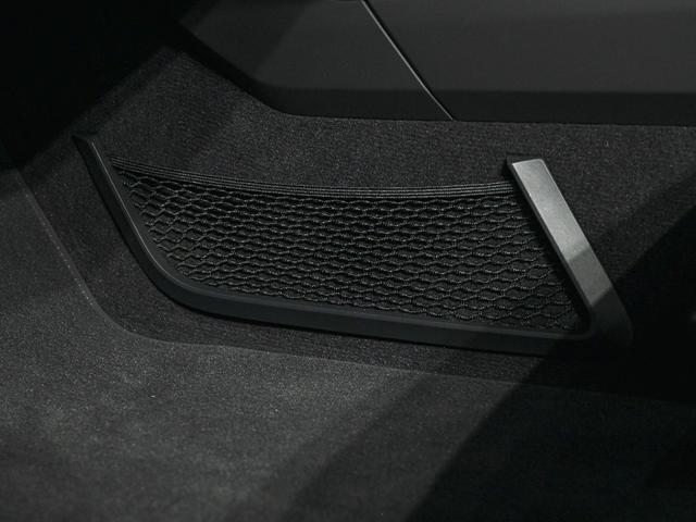 ９１１ ９１１カレラ　スポクロ　スポエグ　シートベンチレーション　ストレージＰＫＧ　ライバシーガラス　ＥｘｃｌｕｓｉｖｅＤｅｓｉｇｎテールライト　シートヒーター　シートベンチレーション　レーン　キーピングアシスト　ＡＣＣ（22枚目）