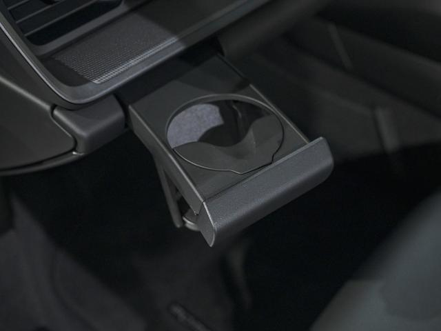 ９１１ ９１１カレラ　スポクロ　スポエグ　シートベンチレーション　ストレージＰＫＧ　ライバシーガラス　ＥｘｃｌｕｓｉｖｅＤｅｓｉｇｎテールライト　シートヒーター　シートベンチレーション　レーン　キーピングアシスト　ＡＣＣ（23枚目）