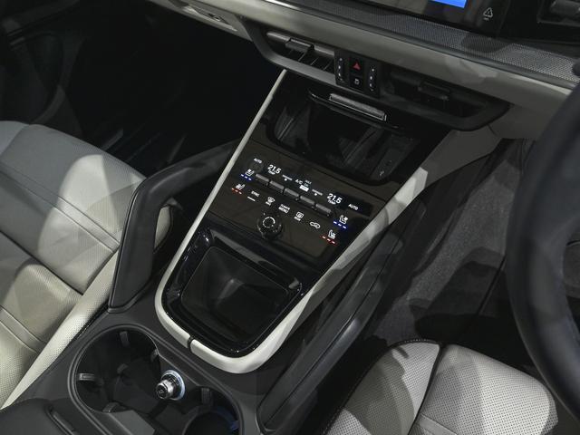 カイエンクーペ ベースグレード スポーツクロノPKG スポーツテールパイプ BOSEサウンドシステム プライバシーガラス シートヒーター シートベンチレーション メモリーパッケージ付 14 way電動コンフォートシート(12枚目)