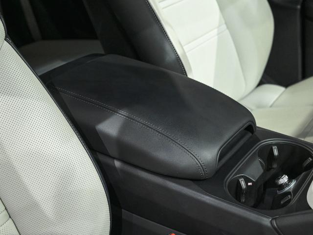 カイエンクーペ ベースグレード スポーツクロノPKG スポーツテールパイプ BOSEサウンドシステム プライバシーガラス シートヒーター シートベンチレーション メモリーパッケージ付 14 way電動コンフォートシート(29枚目)