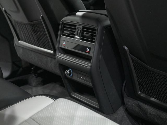 カイエンクーペ ベースグレード スポーツクロノPKG スポーツテールパイプ BOSEサウンドシステム プライバシーガラス シートヒーター シートベンチレーション メモリーパッケージ付 14 way電動コンフォートシート(42枚目)