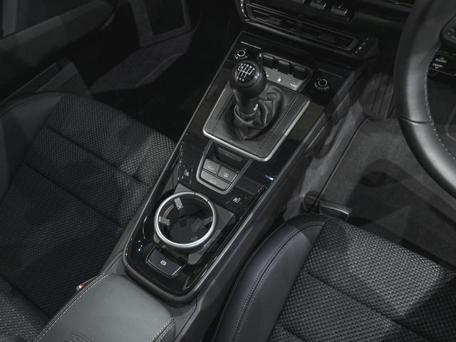 911 カレラT 7MT BOSE サラウンドサウンドシステム フロントアクスルリフトシステム チルト/ スライド式電動ガラスサンルーフ シートヒーター 軽量遮音プライバシーガラス LEDヘッドライトPDLS+(12枚目)