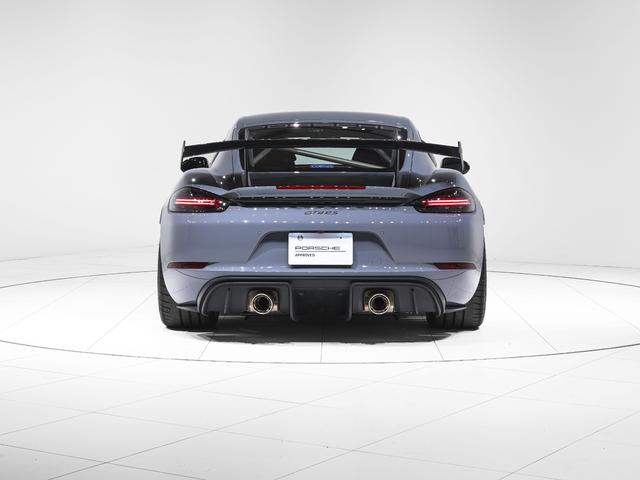 ７１８ケイマン ７１８ケイマンＧＴ４　ＲＳ　ヴァイザッハＰＫＧ　クラブスポーツＰＫＧ　スポーツクロノＰＫＧ　ＰＣＣＢ　フロントアクスルリフトシステム　ＢＯＳＥサウンドシステム　フルバケットシート　ロールケージ　ＬＥＤ　ヘッドライト　ＰＤＬＳ（6枚目）