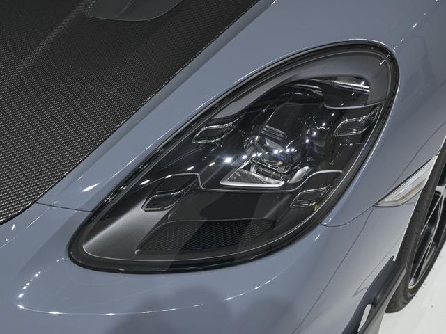 ７１８ケイマン ７１８ケイマンＧＴ４　ＲＳ　ヴァイザッハＰＫＧ　クラブスポーツＰＫＧ　スポーツクロノＰＫＧ　ＰＣＣＢ　フロントアクスルリフトシステム　ＢＯＳＥサウンドシステム　フルバケットシート　ロールケージ　ＬＥＤ　ヘッドライト　ＰＤＬＳ（17枚目）