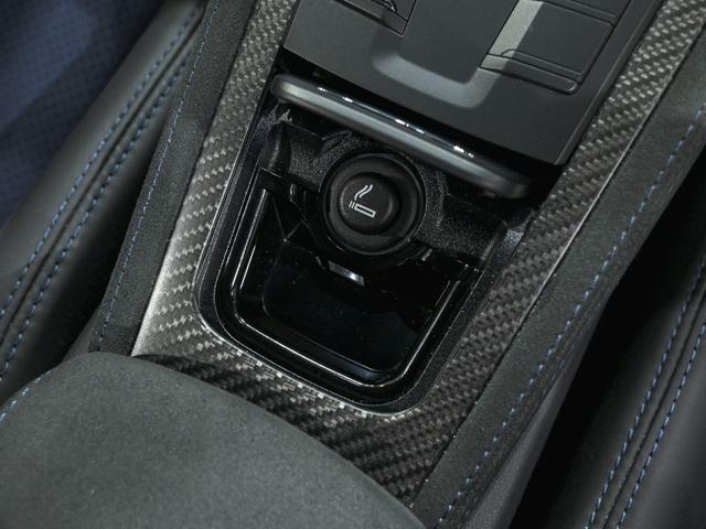 ７１８ケイマン ７１８ケイマンＧＴ４　ＲＳ　ヴァイザッハＰＫＧ　クラブスポーツＰＫＧ　スポーツクロノＰＫＧ　ＰＣＣＢ　フロントアクスルリフトシステム　ＢＯＳＥサウンドシステム　フルバケットシート　ロールケージ　ＬＥＤ　ヘッドライト　ＰＤＬＳ（31枚目）