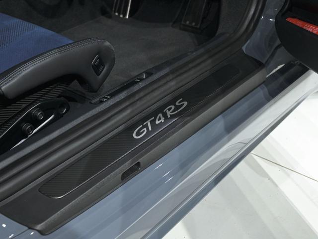 ７１８ケイマン ７１８ケイマンＧＴ４　ＲＳ　ヴァイザッハＰＫＧ　クラブスポーツＰＫＧ　スポーツクロノＰＫＧ　ＰＣＣＢ　フロントアクスルリフトシステム　ＢＯＳＥサウンドシステム　フルバケットシート　ロールケージ　ＬＥＤ　ヘッドライト　ＰＤＬＳ（37枚目）