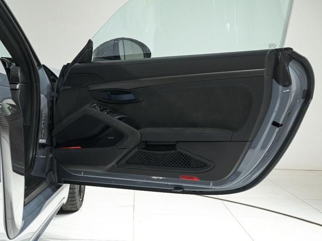 ７１８ケイマン ７１８ケイマンＧＴ４　ＲＳ　ヴァイザッハＰＫＧ　クラブスポーツＰＫＧ　スポーツクロノＰＫＧ　ＰＣＣＢ　フロントアクスルリフトシステム　ＢＯＳＥサウンドシステム　フルバケットシート　ロールケージ　ＬＥＤ　ヘッドライト　ＰＤＬＳ（39枚目）