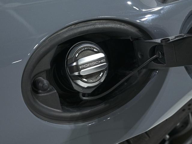 ７１８ケイマン ７１８ケイマンＧＴ４　ＲＳ　ヴァイザッハＰＫＧ　クラブスポーツＰＫＧ　スポーツクロノＰＫＧ　ＰＣＣＢ　フロントアクスルリフトシステム　ＢＯＳＥサウンドシステム　フルバケットシート　ロールケージ　ＬＥＤ　ヘッドライト　ＰＤＬＳ（42枚目）