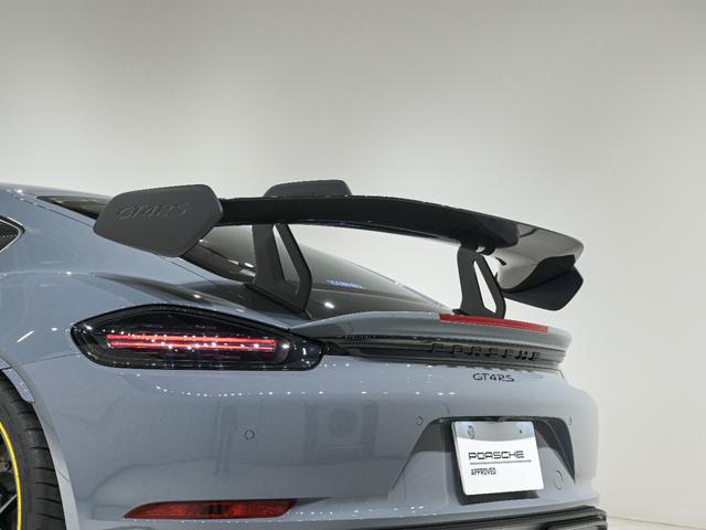 ７１８ケイマン ７１８ケイマンＧＴ４　ＲＳ　ヴァイザッハＰＫＧ　クラブスポーツＰＫＧ　スポーツクロノＰＫＧ　ＰＣＣＢ　フロントアクスルリフトシステム　ＢＯＳＥサウンドシステム　フルバケットシート　ロールケージ　ＬＥＤ　ヘッドライト　ＰＤＬＳ（45枚目）