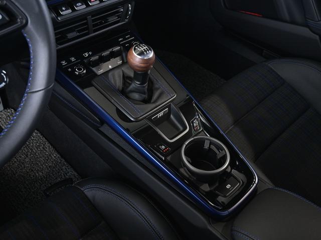 911 911カレラT 6MT 992.2 CarreraTエクステリアPKG フロントアクスルリフトシステム 軽量カーボンルーフ BOSEサラウンドサウンドシステム(12枚目)