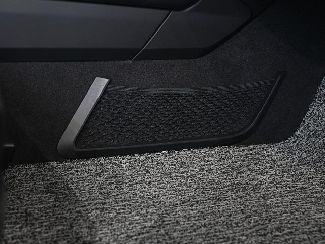 911 911カレラT 6MT 992.2 CarreraTエクステリアPKG フロントアクスルリフトシステム 軽量カーボンルーフ BOSEサラウンドサウンドシステム(19枚目)