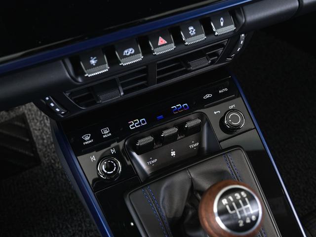 911 911カレラT 6MT 992.2 CarreraTエクステリアPKG フロントアクスルリフトシステム 軽量カーボンルーフ BOSEサラウンドサウンドシステム(23枚目)