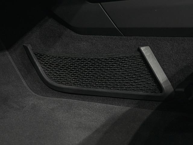 ９１１ ９１１カレラ４ＧＴＳ　カブリオレ　ティンテッドＬＥＤマトリックス　ヘッドライトＰＤＬＳ＋　ＧＴスポーツステアリングホイール　シートベンチレーション　２０／２１インチ　ＲＳ　Ｓｐｙｄｅｒ　Ｄｅｓｉｇｎホイール　ストレージＰＫＧ（18枚目）