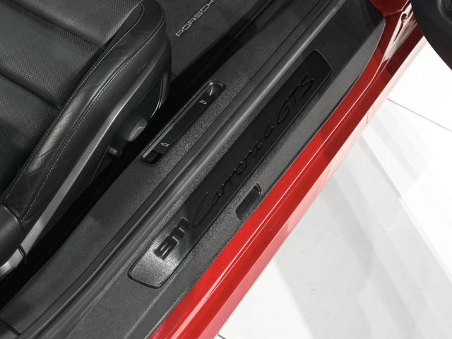 ９１１ ９１１カレラ４ＧＴＳ　カブリオレ　ティンテッドＬＥＤマトリックス　ヘッドライトＰＤＬＳ＋　ＧＴスポーツステアリングホイール　シートベンチレーション　２０／２１インチ　ＲＳ　Ｓｐｙｄｅｒ　Ｄｅｓｉｇｎホイール　ストレージＰＫＧ（31枚目）