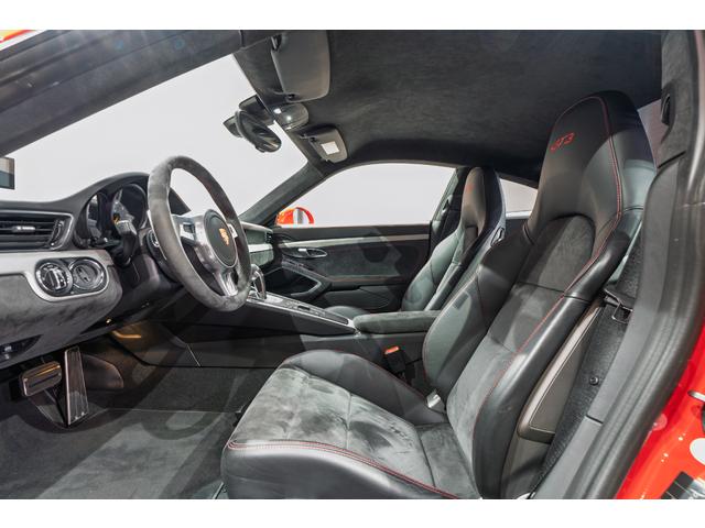 ９１１ ９１１ＧＴ３　スポエグ　左ハンドル　スモーカーパッケージ　フロアマット　レッドステッチ（3枚目）