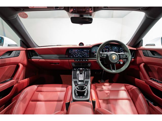 ９１１ ９１１カレラ４ＧＴＳ　リアアクスルステア　マトリックス　ＡＣＣ　スポーツクロノパッケージ　スポーツエグゾーストシステム　サラウンドビューシステム　レーンチェンジアシスト　スポーツシート　ストレージパッケージ（10枚目）