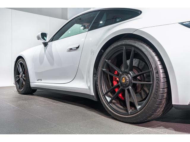 ９１１ ９１１カレラ４ＧＴＳ　リアアクスルステア　マトリックス　ＡＣＣ　スポーツクロノパッケージ　スポーツエグゾーストシステム　サラウンドビューシステム　レーンチェンジアシスト　スポーツシート　ストレージパッケージ（20枚目）