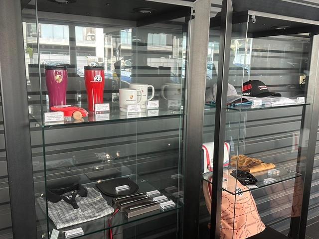 718ボクスター 718ボクスターGTS スポクロ スポエグ ACC Pアシスト レーンチェンジアシスト スポーツシート GTスポーツステアリング マルチファンクションヒーテッドステアリングホイール シートヒーター オートエアコン(25枚目)