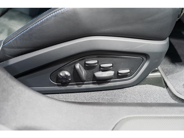 タイカン タイカン　ターボＧＴ　ＰＣＣＢ　ＨＤマトリックス　ＢＯＳＥサラウンドサウンドシステム　スポーツクロノパッケージ　サラウンドビューシステム　アダプティブクルーズコントロール　アクセントパッケージ（ボルテージブルー）（12枚目）