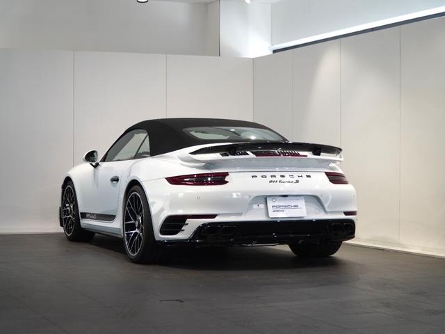 911 911ターボS カブリオレ スポーツデザインPKG(ブラックハイグロス) カーボンステアリング LEDヘッドライト(PDLS) ブラックリアサイドエアインテーク ドアシルガード(発光式)(2枚目)