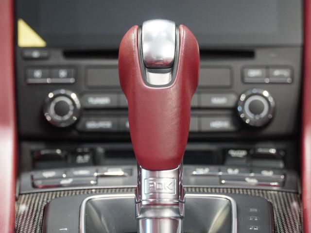 911 911ターボS カブリオレ スポーツデザインPKG(ブラックハイグロス) カーボンステアリング LEDヘッドライト(PDLS) ブラックリアサイドエアインテーク ドアシルガード(発光式)(8枚目)