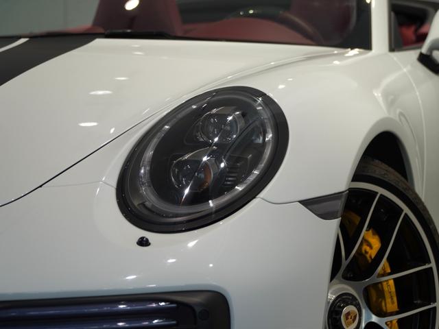 911 911ターボS カブリオレ スポーツデザインPKG(ブラックハイグロス) カーボンステアリング LEDヘッドライト(PDLS) ブラックリアサイドエアインテーク ドアシルガード(発光式)(17枚目)