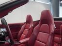 内装色はボルドーレッドで御座います。