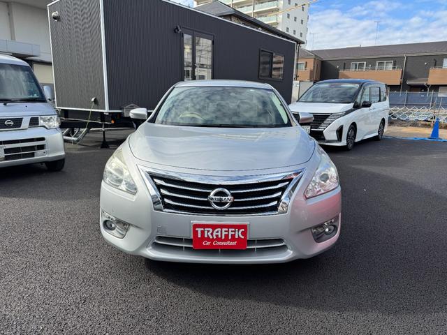 ティアナ XL 禁煙車 Bカメラ HID インテリキー TVキット 純正ナビフルセグTV Bluetoothオーディオ Pシート オットマン コーナーセンサー 踏み間違い衝突防止アシスト ビルトインETC 純正AW(3枚目)