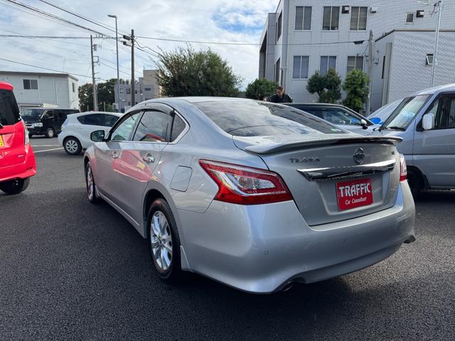 ティアナ XL 禁煙車 Bカメラ HID インテリキー TVキット 純正ナビフルセグTV Bluetoothオーディオ Pシート オットマン コーナーセンサー 踏み間違い衝突防止アシスト ビルトインETC 純正AW(10枚目)