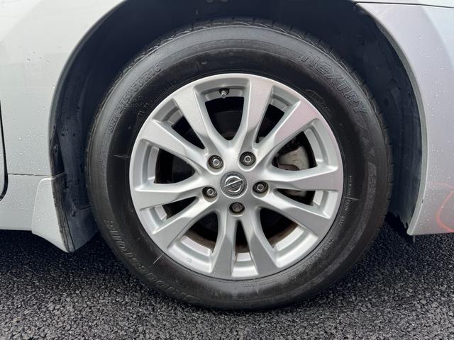 ティアナ XL 禁煙車 Bカメラ HID インテリキー TVキット 純正ナビフルセグTV Bluetoothオーディオ Pシート オットマン コーナーセンサー 踏み間違い衝突防止アシスト ビルトインETC 純正AW(15枚目)