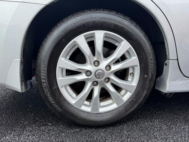 ティアナ XL 禁煙車 Bカメラ HID インテリキー TVキット 純正ナビフルセグTV Bluetoothオーディオ Pシート オットマン コーナーセンサー 踏み間違い衝突防止アシスト ビルトインETC 純正AW(18枚目)