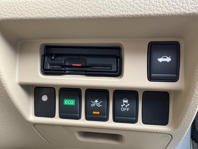 ティアナ XL 禁煙車 Bカメラ HID インテリキー TVキット 純正ナビフルセグTV Bluetoothオーディオ Pシート オットマン コーナーセンサー 踏み間違い衝突防止アシスト ビルトインETC 純正AW(34枚目)