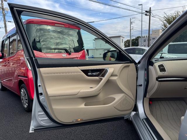 ティアナ XL 禁煙車 Bカメラ HID インテリキー TVキット 純正ナビフルセグTV Bluetoothオーディオ Pシート オットマン コーナーセンサー 踏み間違い衝突防止アシスト ビルトインETC 純正AW(39枚目)