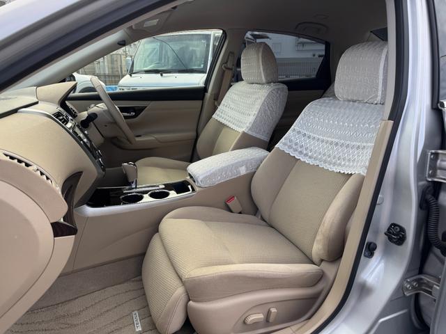 ティアナ XL 禁煙車 Bカメラ HID インテリキー TVキット 純正ナビフルセグTV Bluetoothオーディオ Pシート オットマン コーナーセンサー 踏み間違い衝突防止アシスト ビルトインETC 純正AW(40枚目)