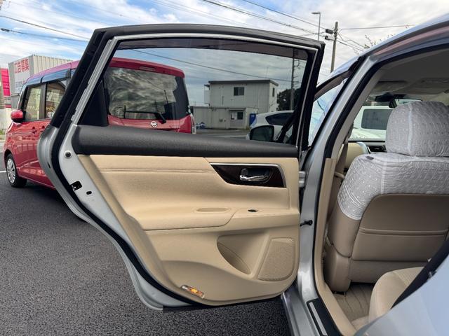 ティアナ XL 禁煙車 Bカメラ HID インテリキー TVキット 純正ナビフルセグTV Bluetoothオーディオ Pシート オットマン コーナーセンサー 踏み間違い衝突防止アシスト ビルトインETC 純正AW(42枚目)