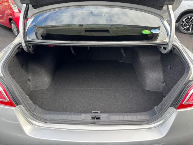 ティアナ XL 禁煙車 Bカメラ HID インテリキー TVキット 純正ナビフルセグTV Bluetoothオーディオ Pシート オットマン コーナーセンサー 踏み間違い衝突防止アシスト ビルトインETC 純正AW(45枚目)