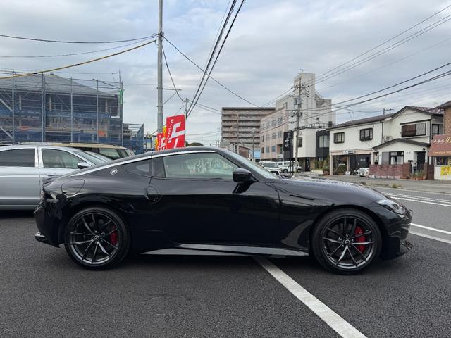 コーティング済みなので、定期的に水洗いを行うだけでコーティング効果が持続し、汚れが簡単に落とせます。