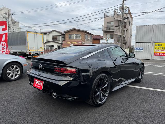 納車前にディーラー様にて法定点検をし、またディーラー保証を継承してお渡し致します。